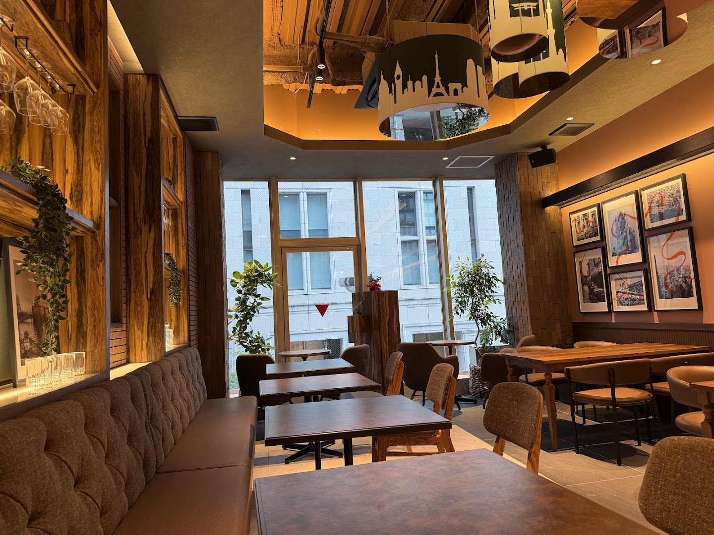 Citrus Journey: inviting and professional interior shot