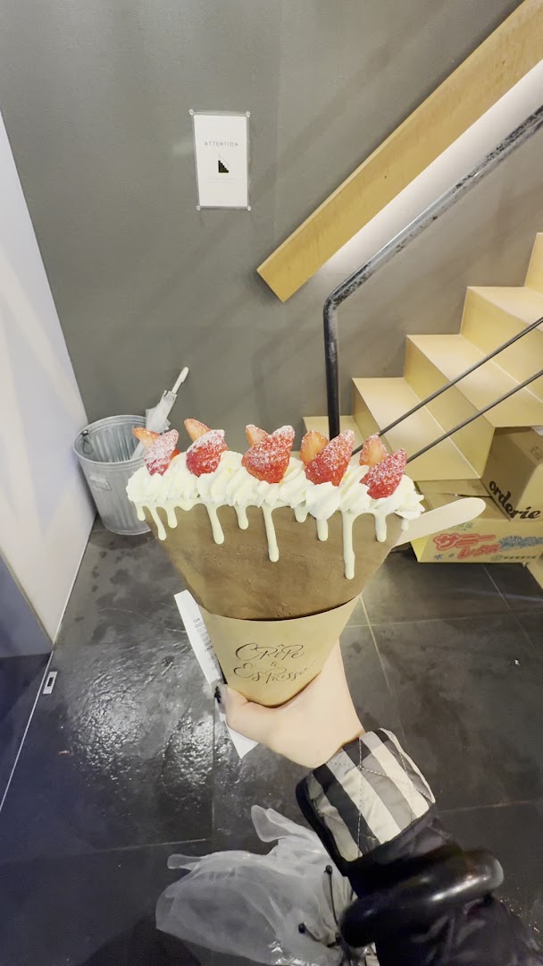 Crêpe to Espresso to Nakazakichō: appetizing photo of the product