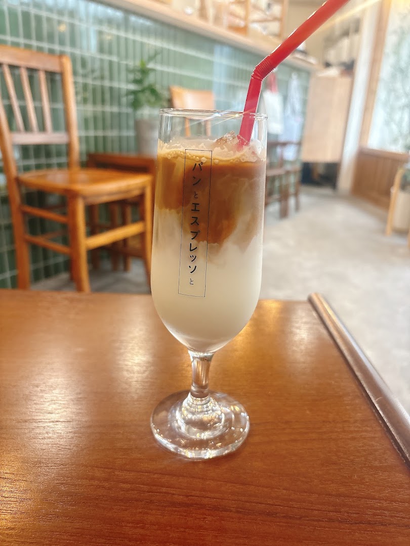 Crêpe to Espresso to Nakazakichō: appealing photo of cafe drink