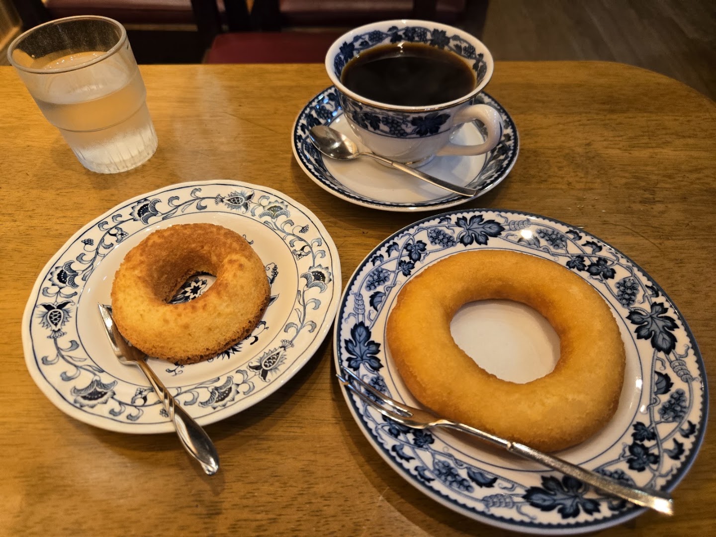 Hiraoka Coffee: appetizing photo of breakfast items