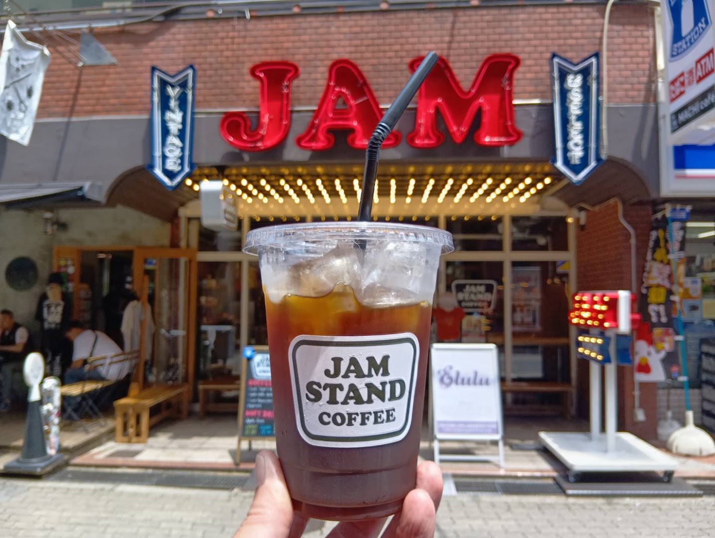 Jam Stand Coffee Shinsaibashi: clear branding and inviting atmosphere