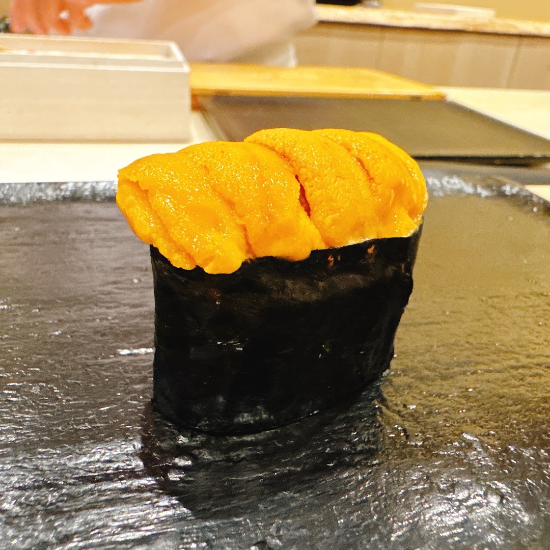 Matsuzushi: high quality appetizing sushi photo