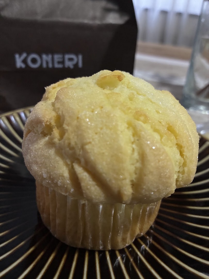 Koneri: appetizing food photo with branding