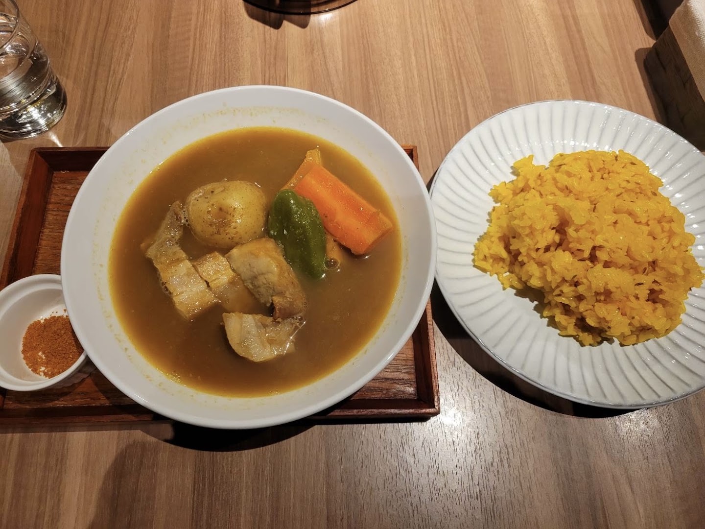 Soup Curry Cross Road: clear, appetizing photo of food