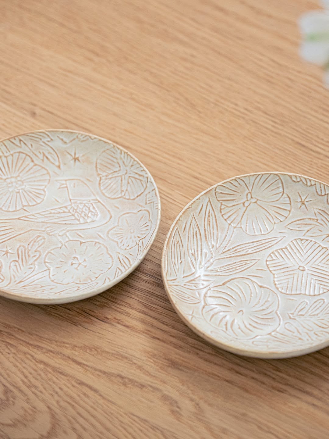 Dining Kayanoya: high quality aesthetic product photo