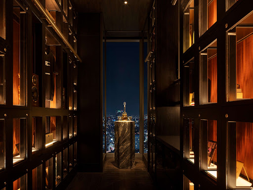 Fairmont Tokyo: elegant, high-quality hotel interior shot