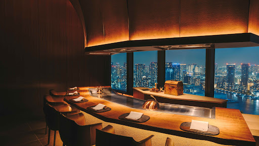 Fairmont Tokyo: stunning professional hotel dining view