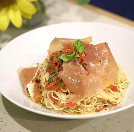 Kissa Nanashian: appetizing photo of served food