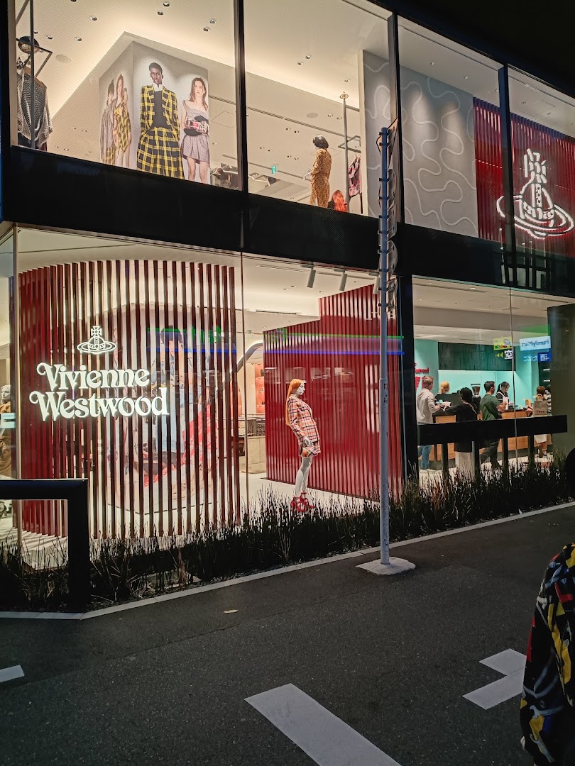 Vivienne Westwood Aoyama: clear storefront view of shop