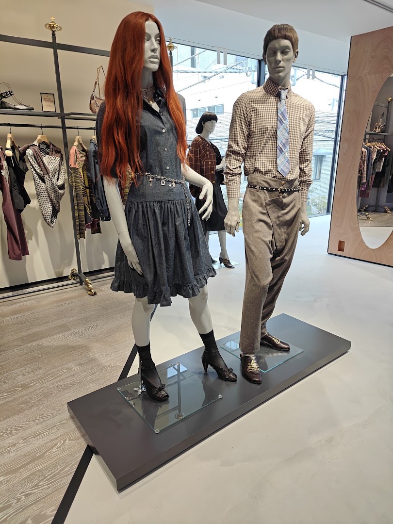 Vivienne Westwood Aoyama: clear display of shop products