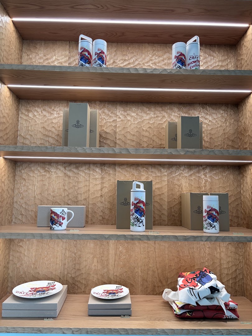 Vivienne Westwood Aoyama: clear display of shop products