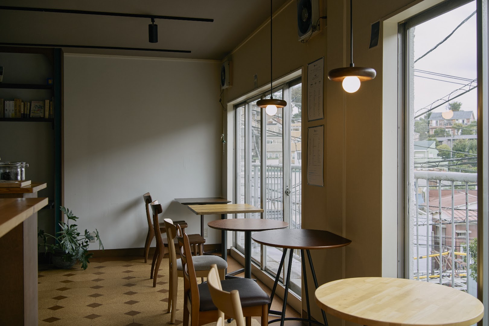 bookpond: inviting and professional shop interior