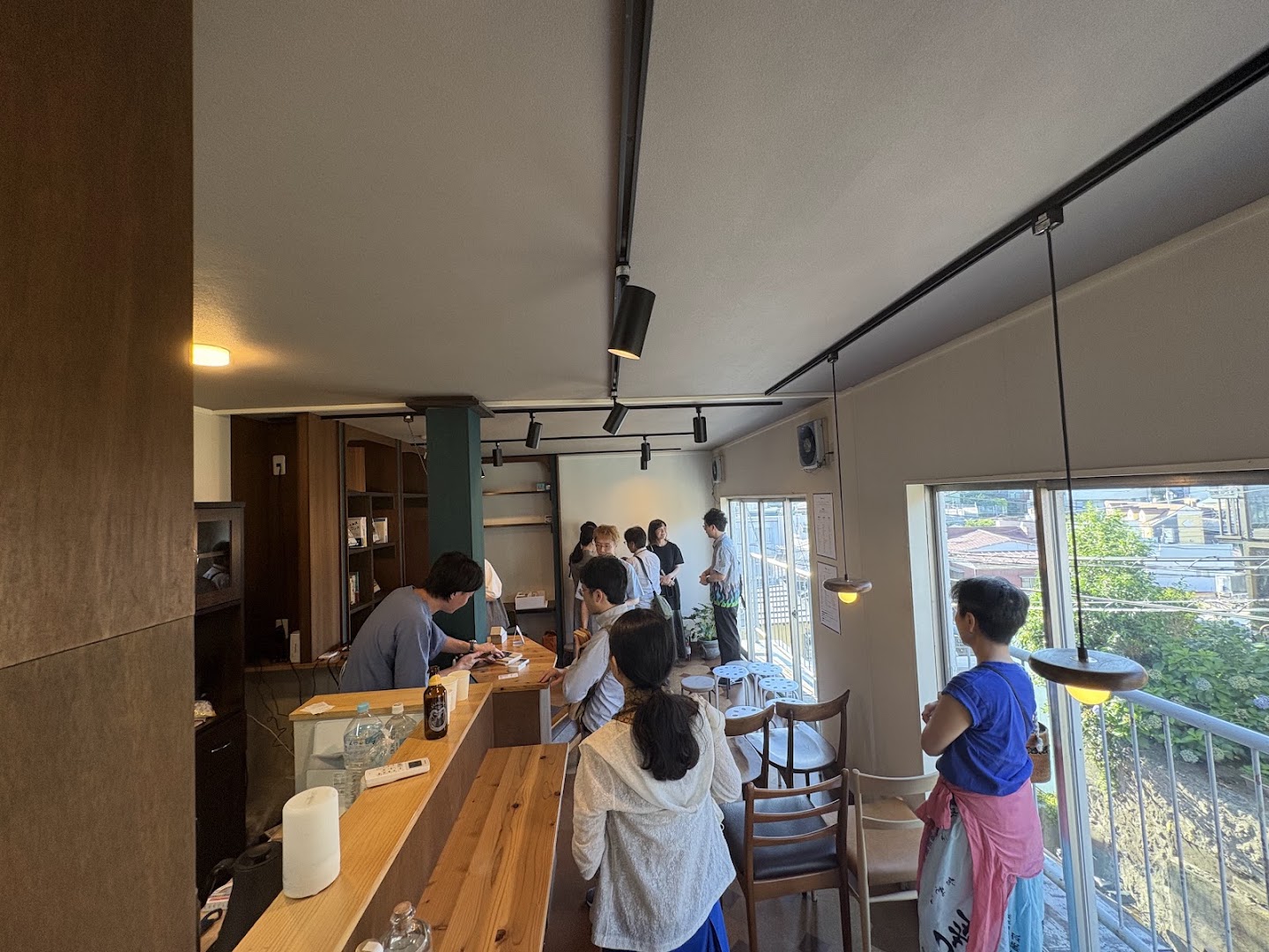 bookpond: shop interior and atmosphere