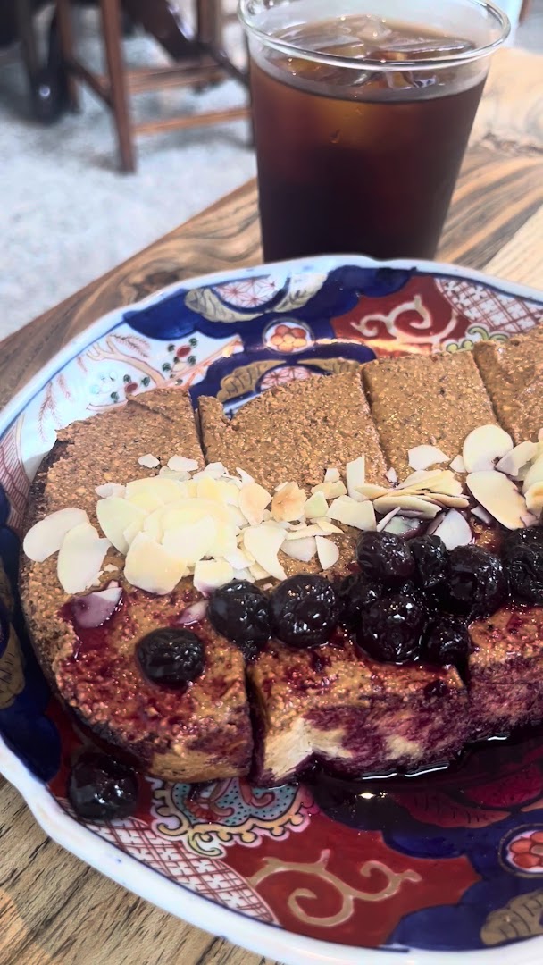 Groovy Nuts Cafe: appetizing food and drink photo