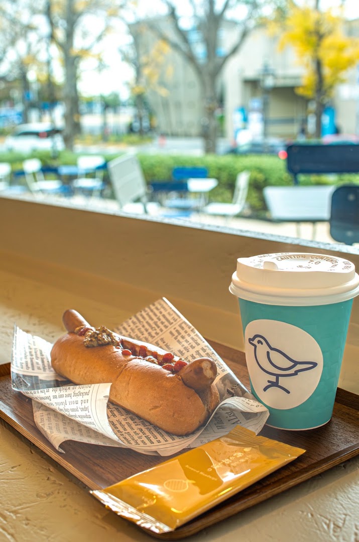 VISITORS DOCK | Brew & Blend: appetizing food and drink presentation