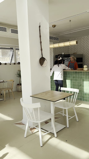 Harvest: clear, bright, inviting interior shot
