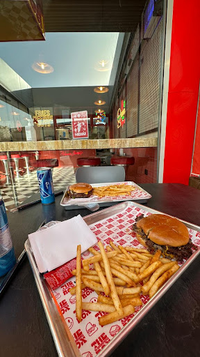 The Sandwich Box: appetizing food photo in venue