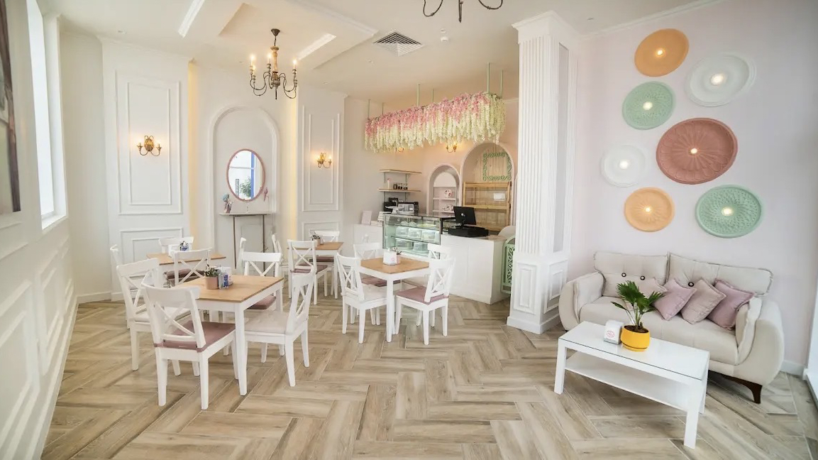 Renee's Cakes: high quality interior shop photo