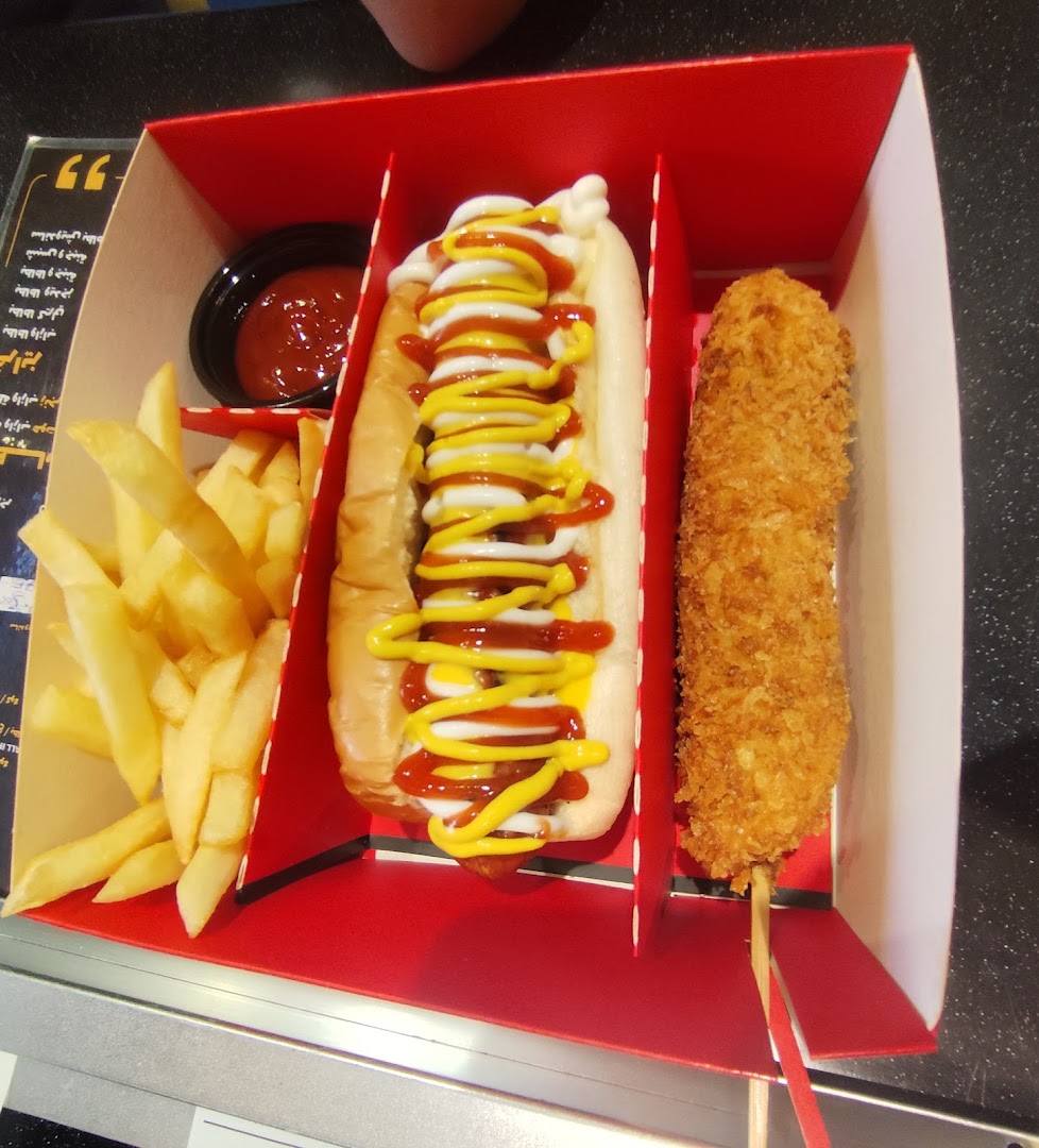 Wazzup Dog Aqaba: appetizing food presentation