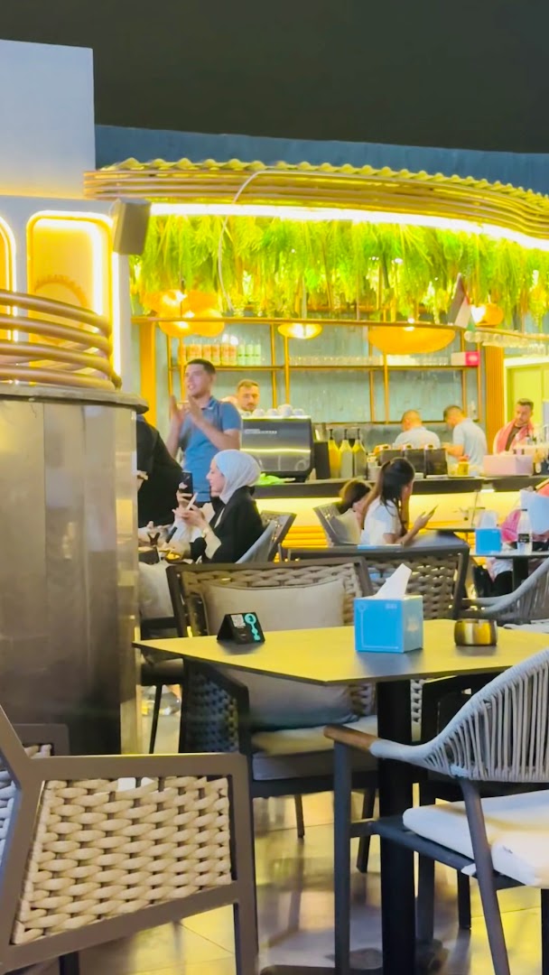 Key Cafe: restaurant atmosphere and interior
