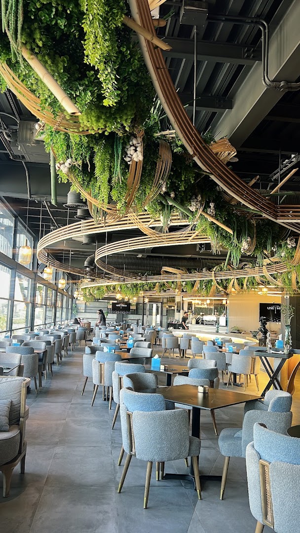 Key Cafe: attractive interior and professional photography