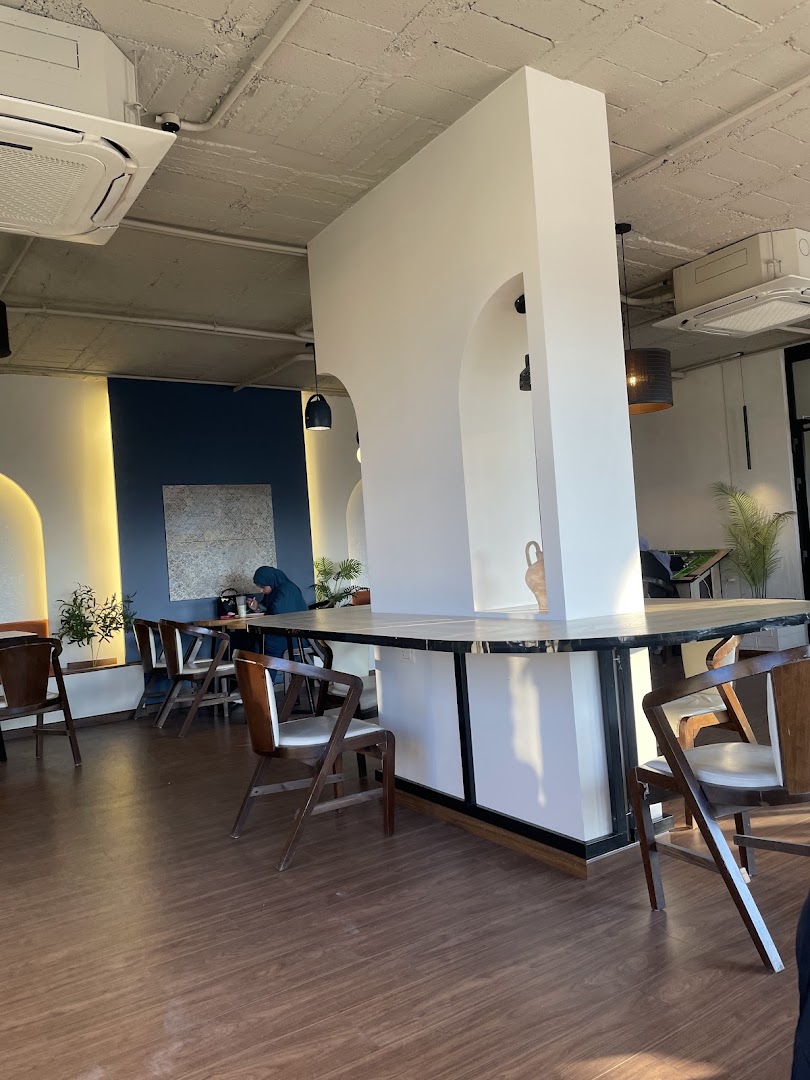 OZ Speciality Coffee: clear, inviting interior atmosphere