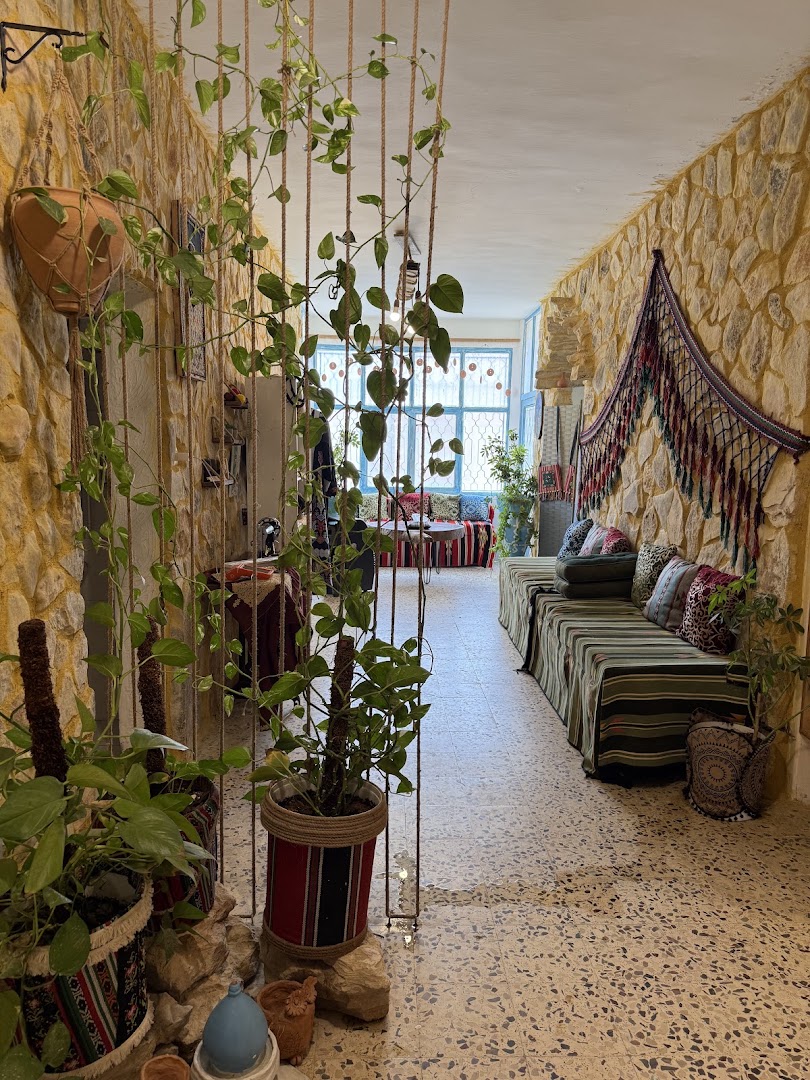 Beit Al Aseelat: inviting and well-composed interior shot