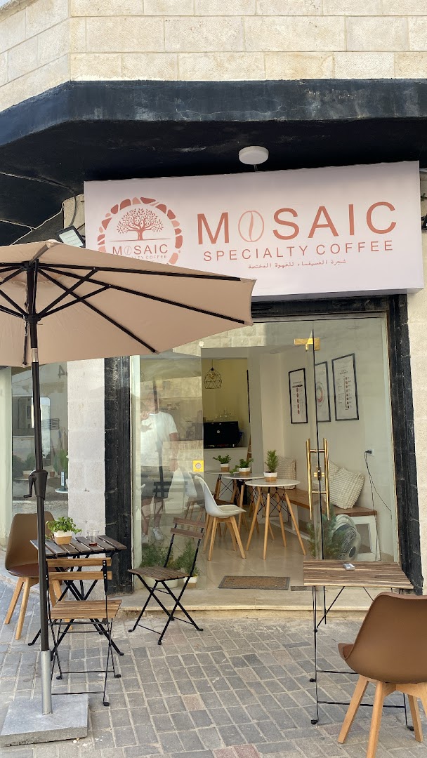 Mosaic Specialty Coffee: clear, inviting storefront photo