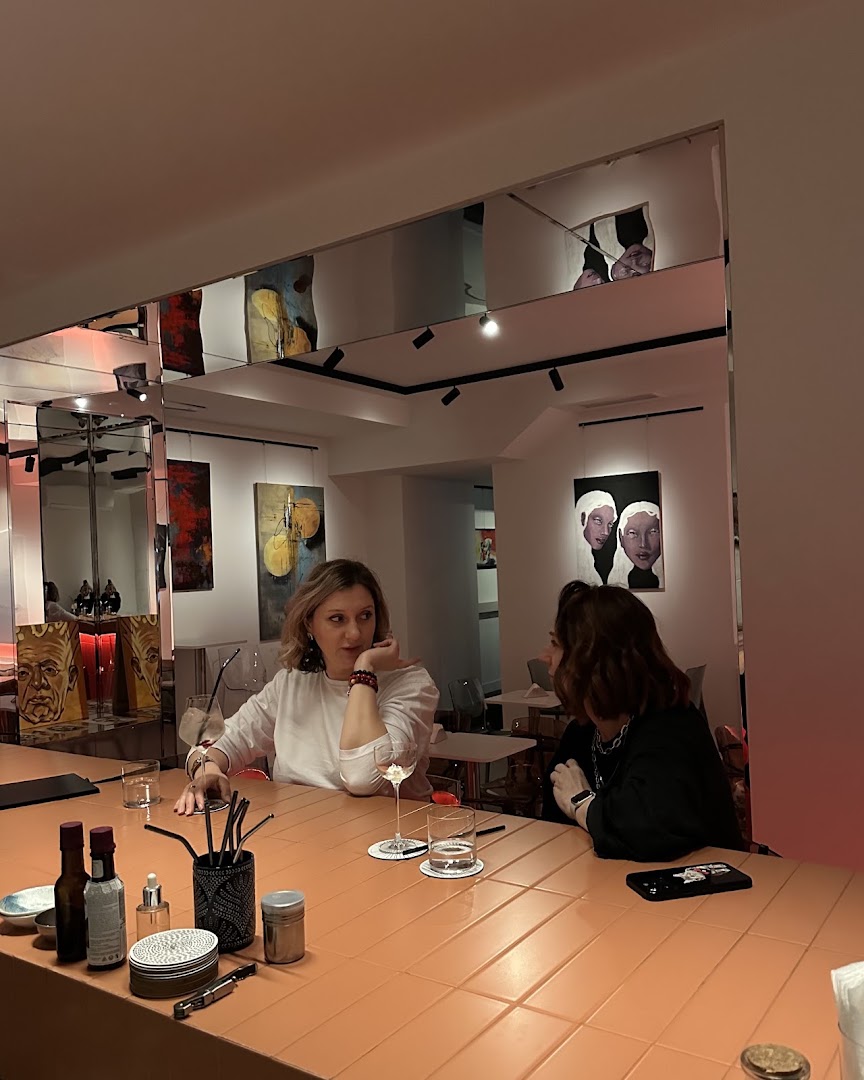 The Line: venue atmosphere and patrons