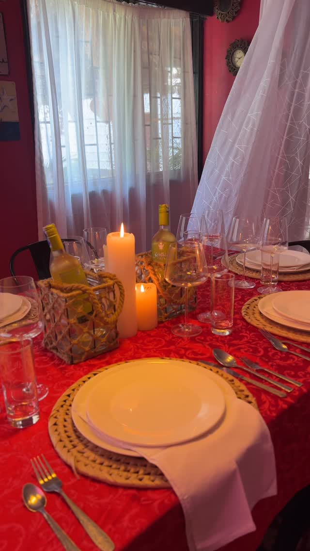 Casa Kibokobay: inviting restaurant table setting