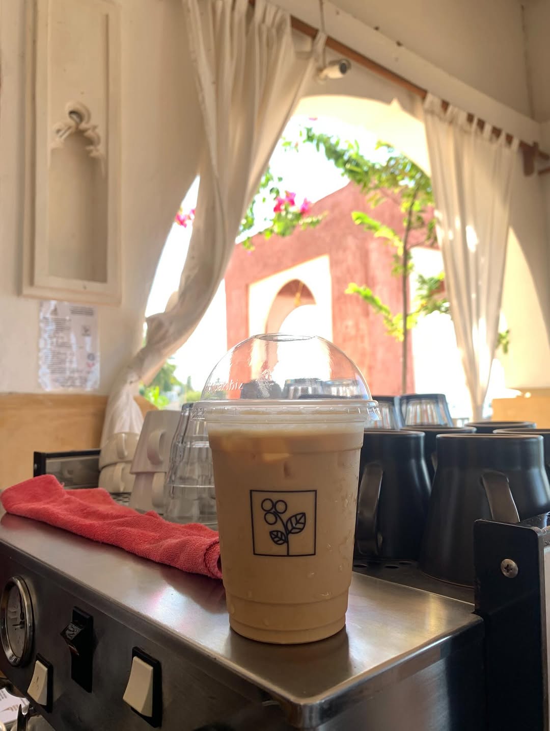 Bahari Coffee: appealing photo of coffee drink