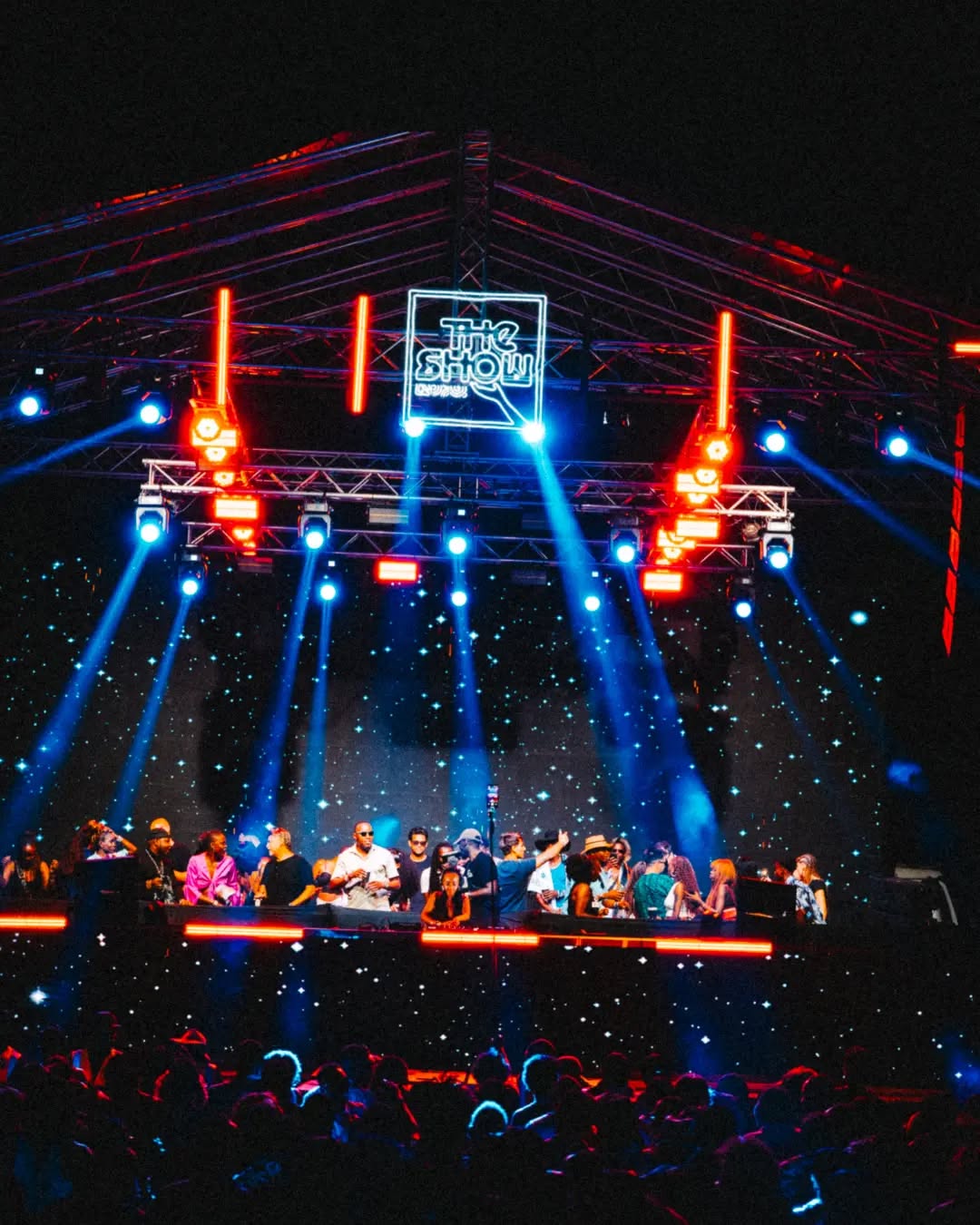 Lost Beach Club: vibrant club atmosphere well