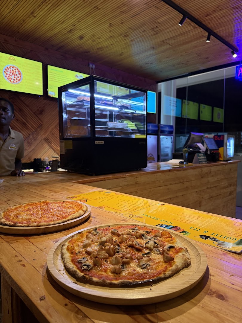 Balkan Pizza & More: appetizing food in restaurant setting