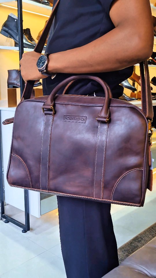 Foremen: clear product display in shop