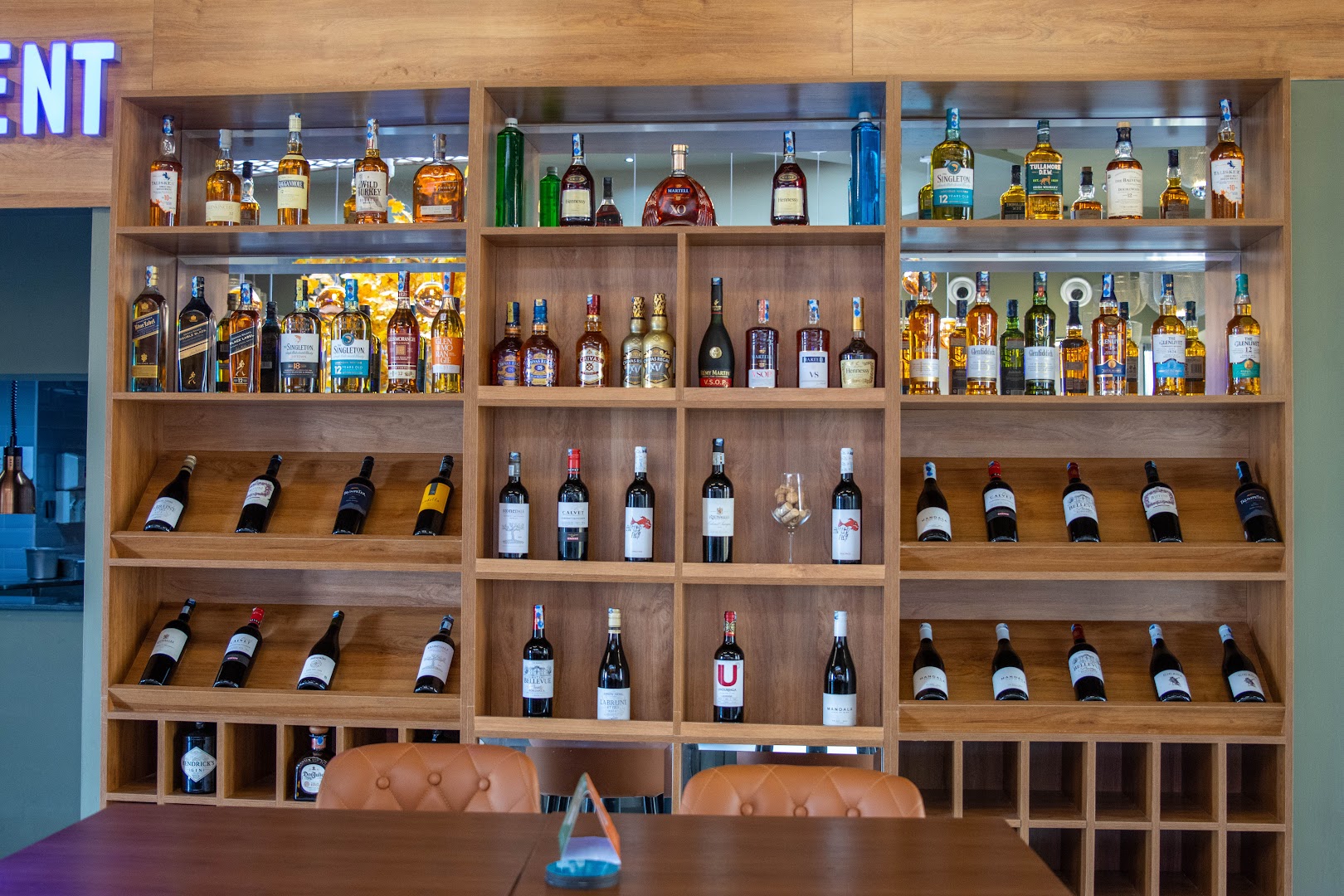 Jabu Bar & Lounge: professional, well-lit bar display photo