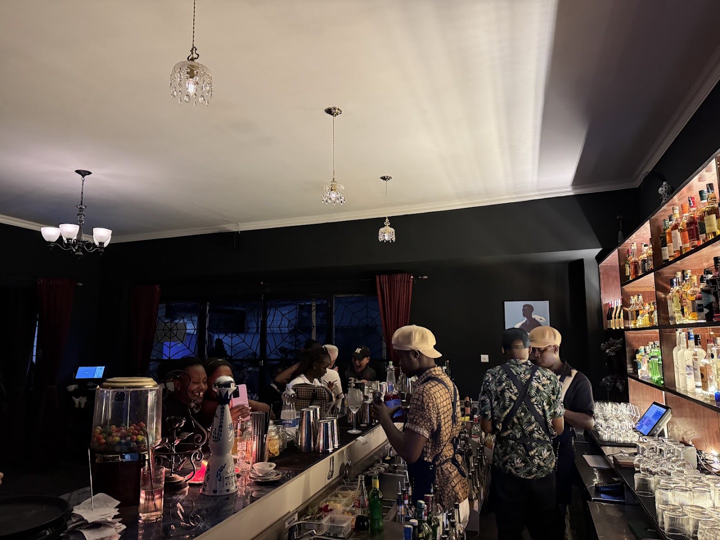 Jekyll & Hyde: lively bar atmosphere well