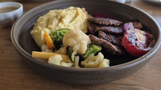 Lavy Restaurant: appetizing photo of restaurant food