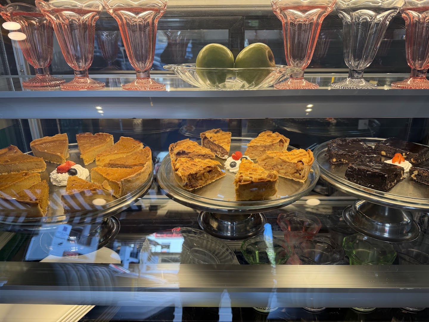 Pop's Diner: appetizing display of fresh food