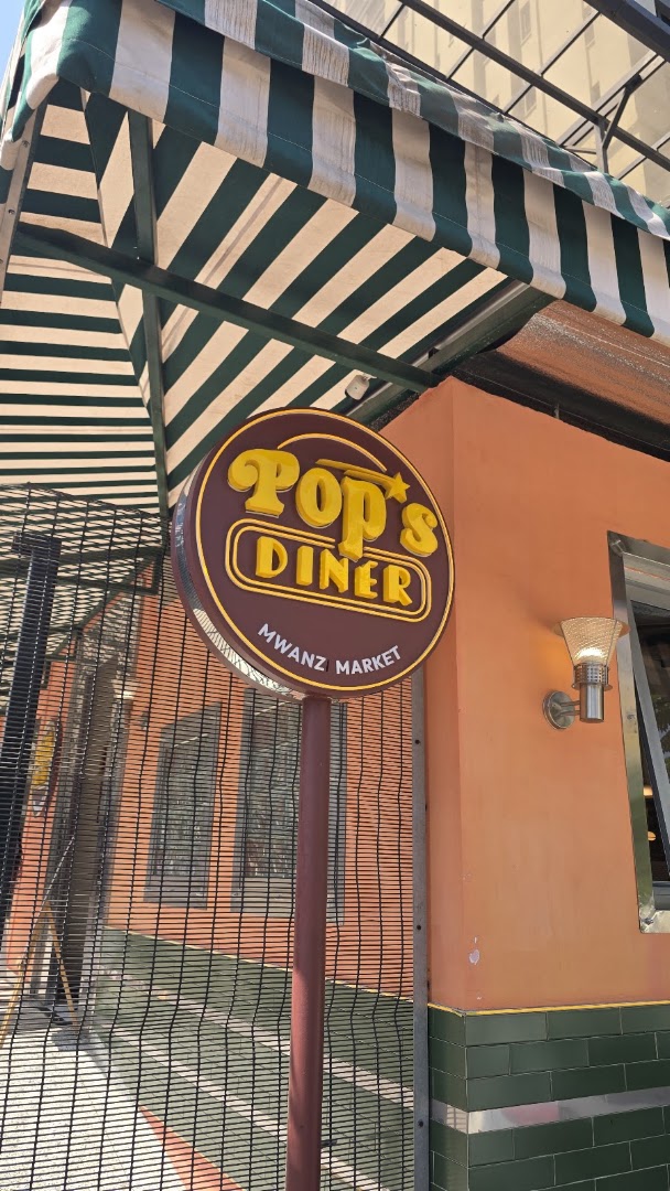 Pop's Diner: clear exterior shot of signage