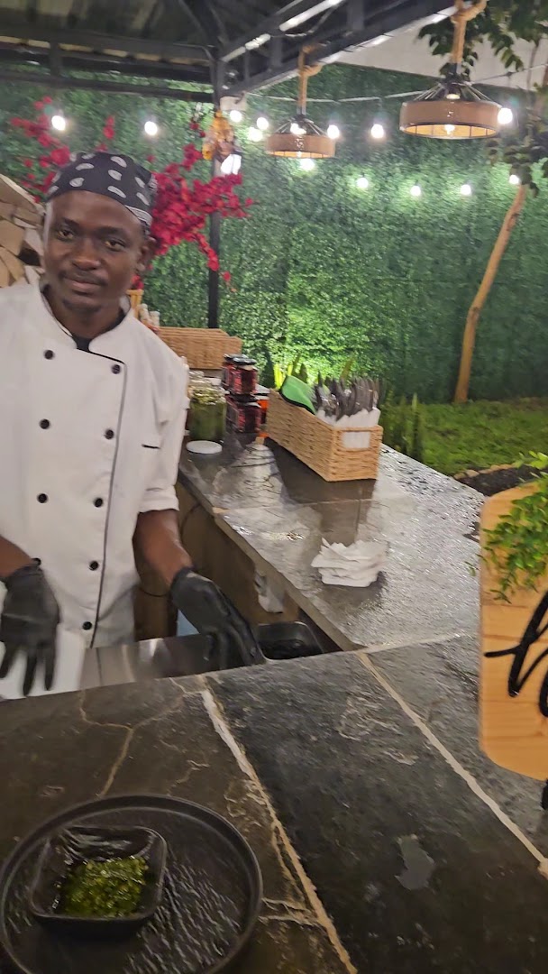 The Pizzeria: professional photo of restaurant staff