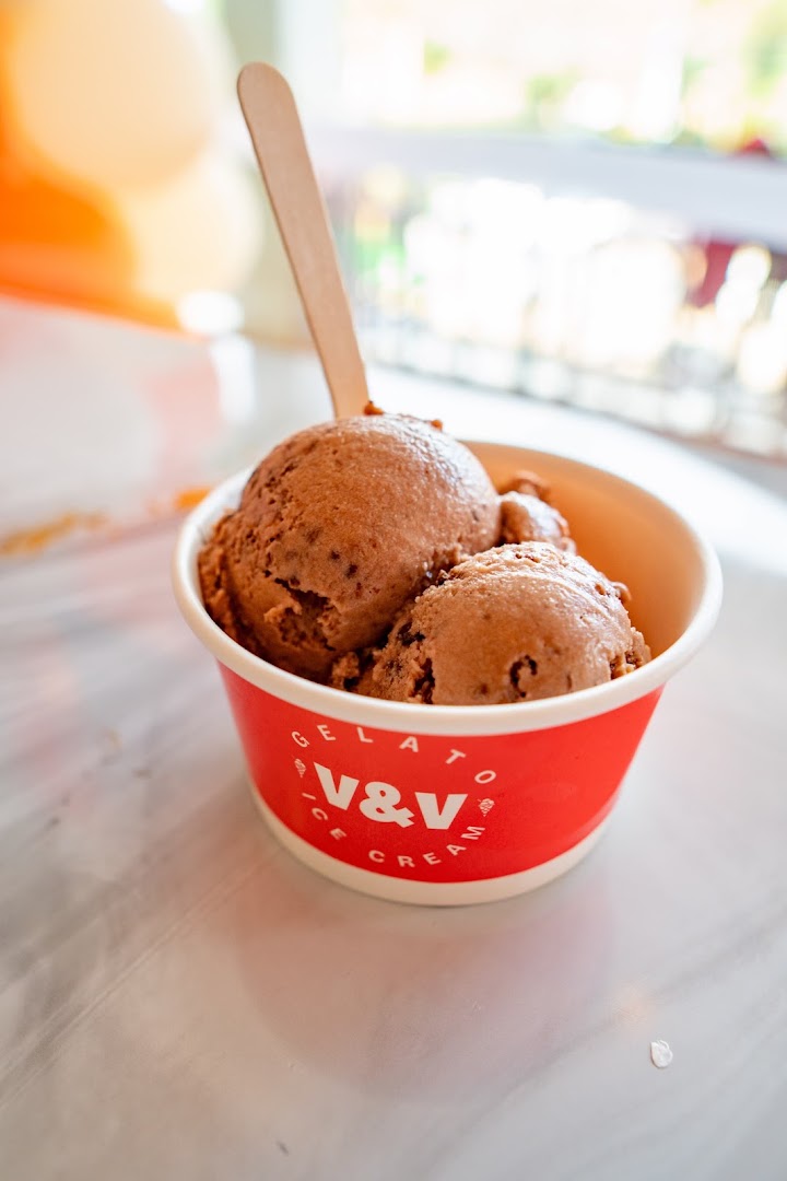 V&V Gelato Icecream: appetizing, high-quality product photo