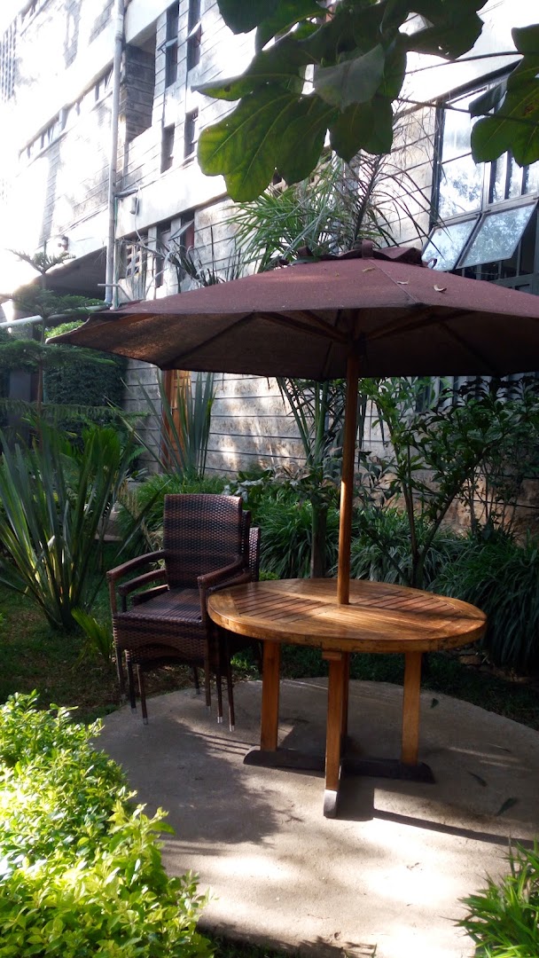 Sahara Coffee House: pleasant outdoor seating area