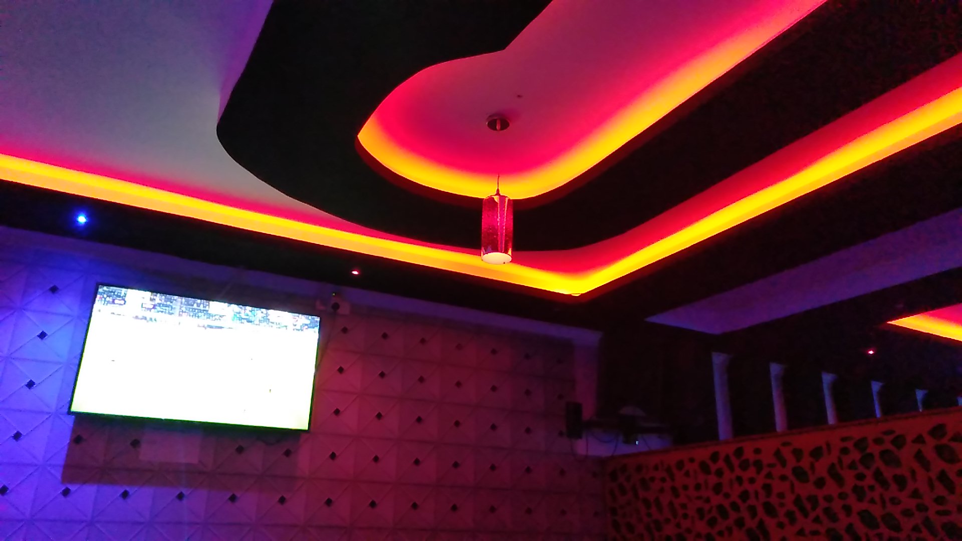 The Supreme Lounge: venue interior and atmosphere