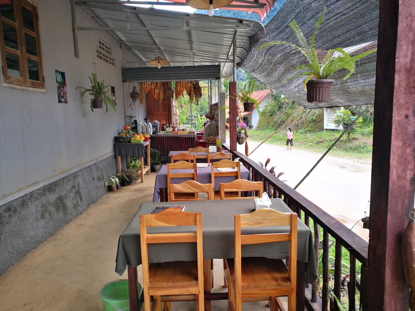 Home Cafe and Restaurant: clear view of venue atmosphere