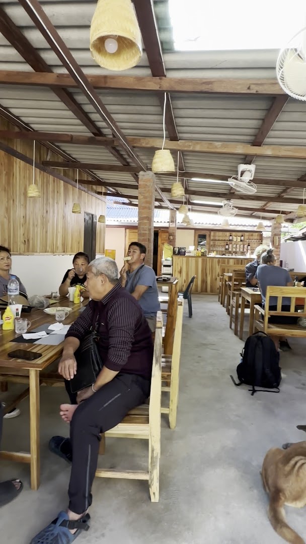 Mr Wan's Place: restaurant atmosphere and seating