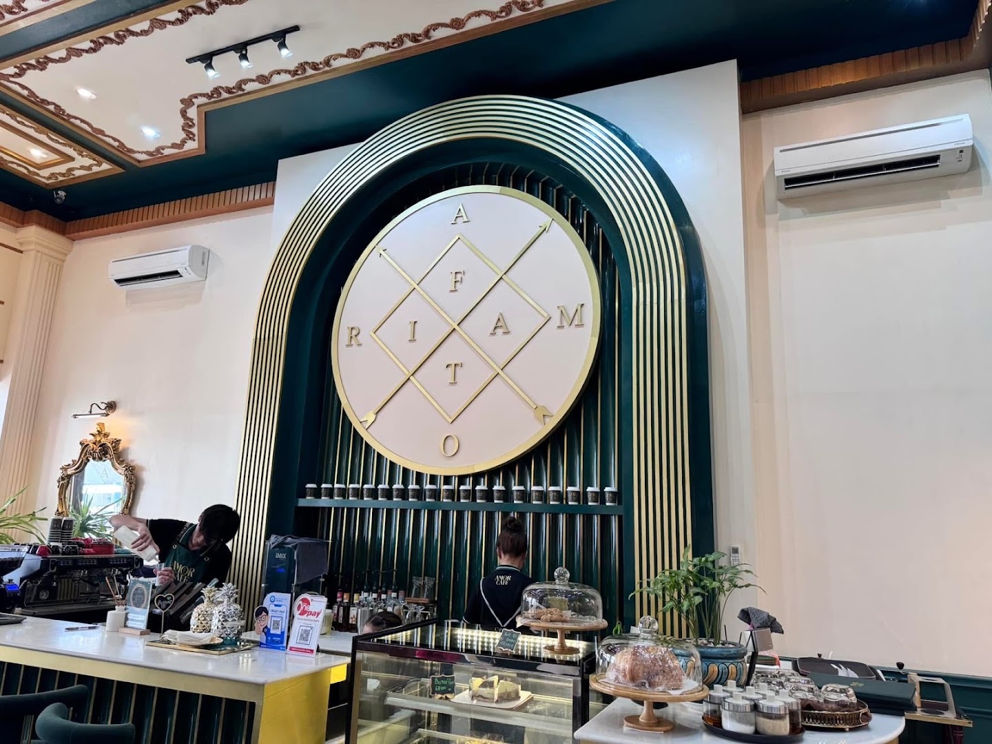 Amor Cafe: high quality interior bar shot