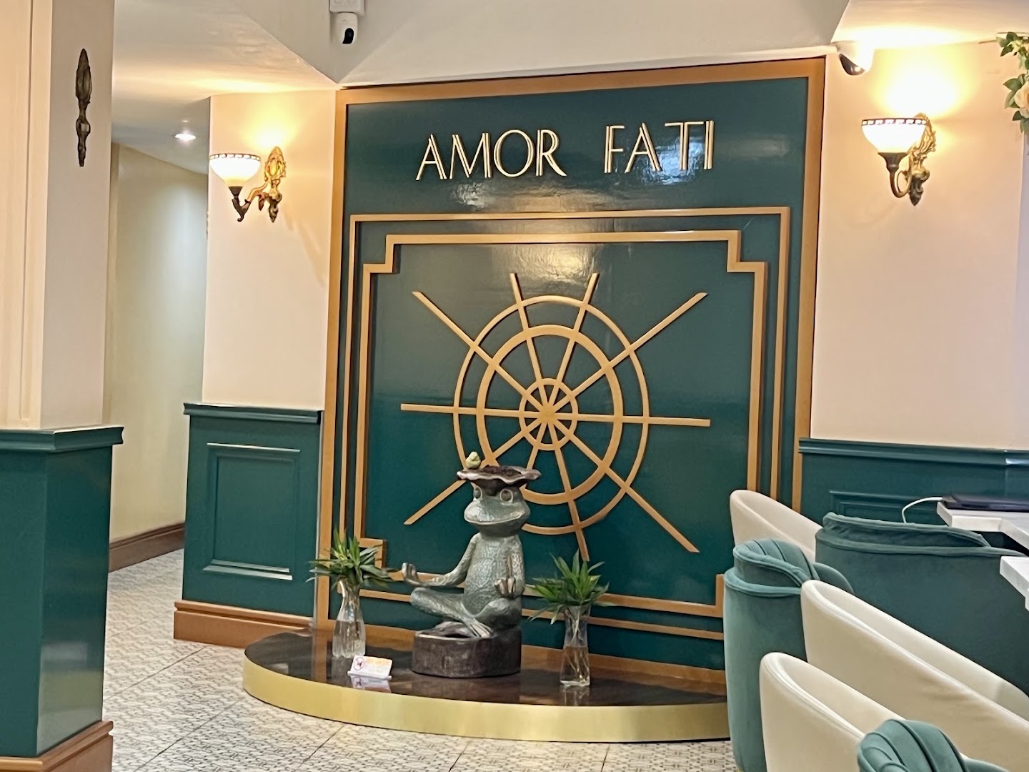 Amor Cafe: attractive, clear interior venue photo