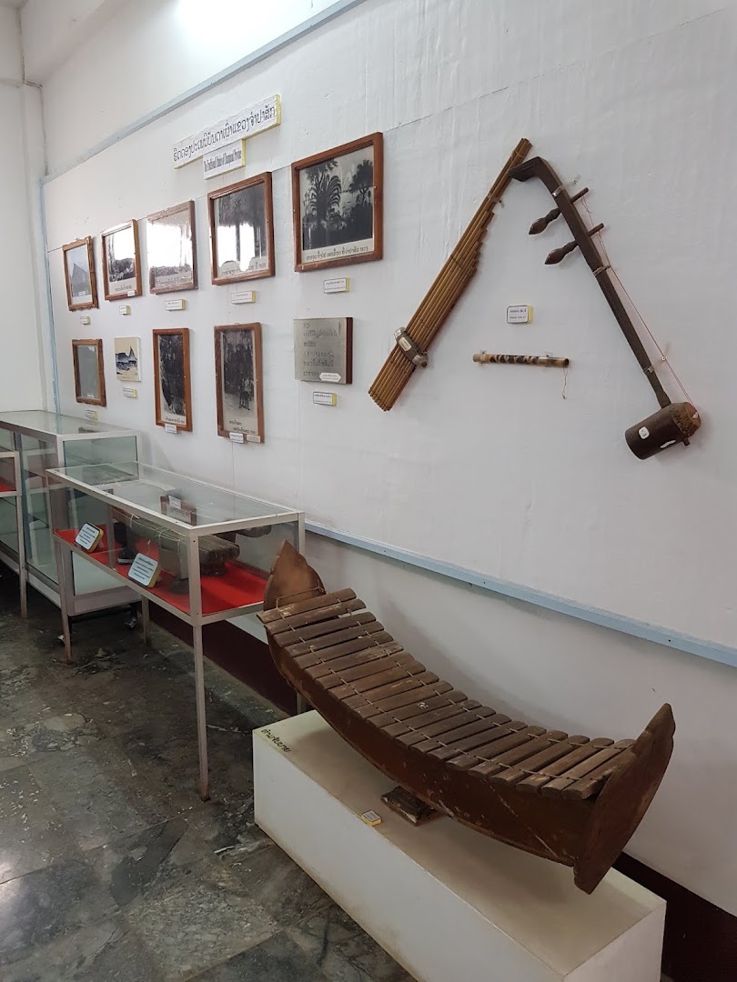 Champasak Historical Heritage Museum: clear display of museum collection