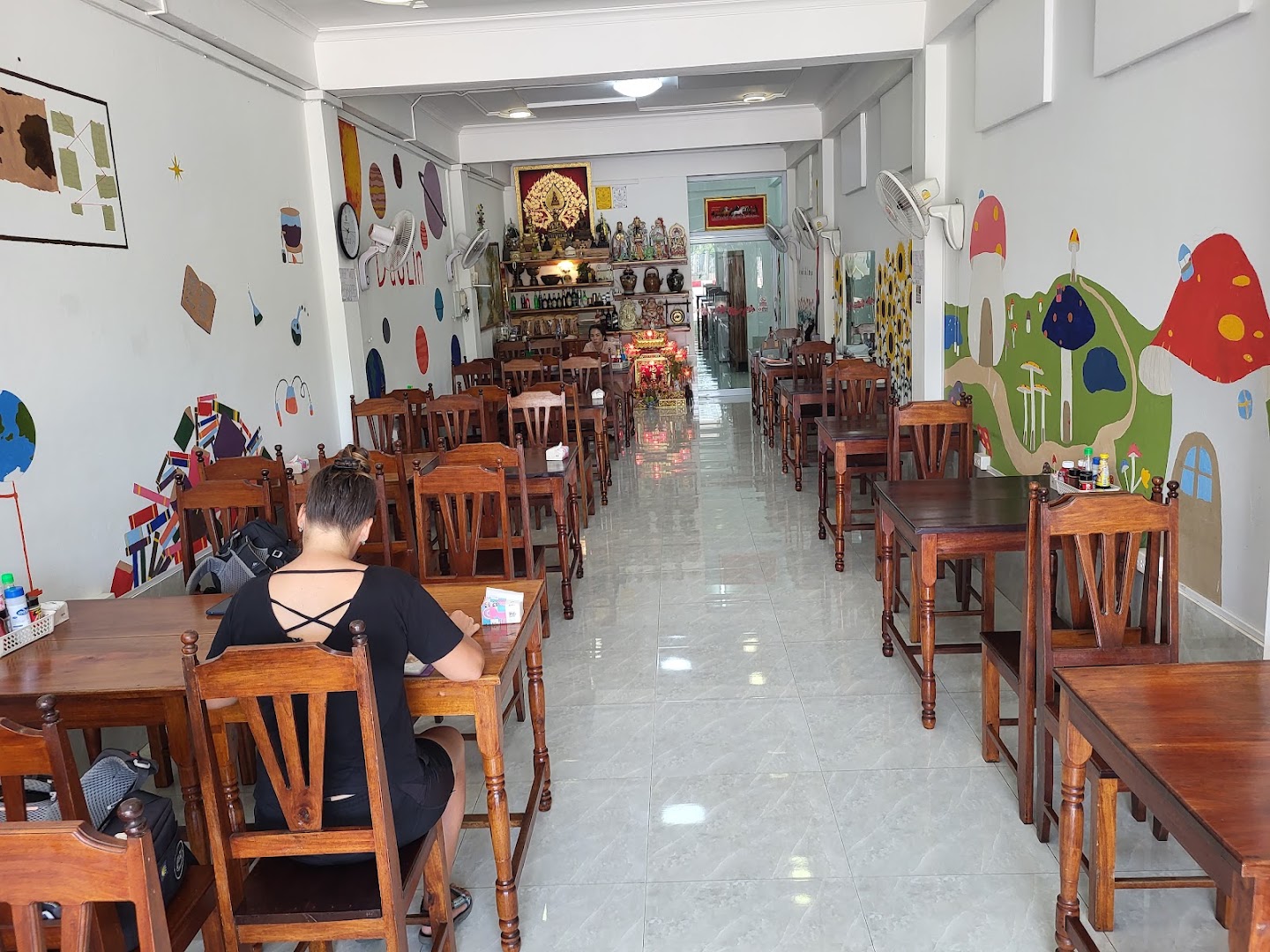 Daolin Restaurant: clear view of restaurant interior