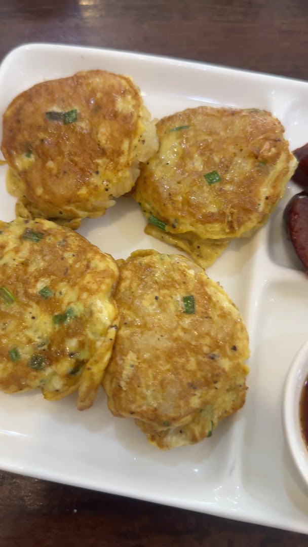 Daolin Restaurant: appetizing photo of served food